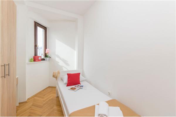 Apartment A7, for 6 persons
