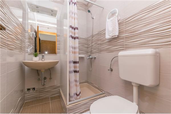 Apartment A7, for 6 persons