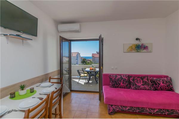 Apartment A7, for 6 persons