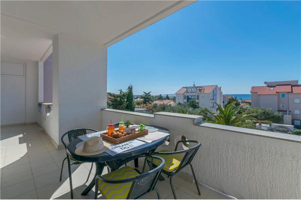 Apartment A7, for 6 persons