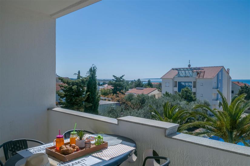 Apartment A7, for 6 persons