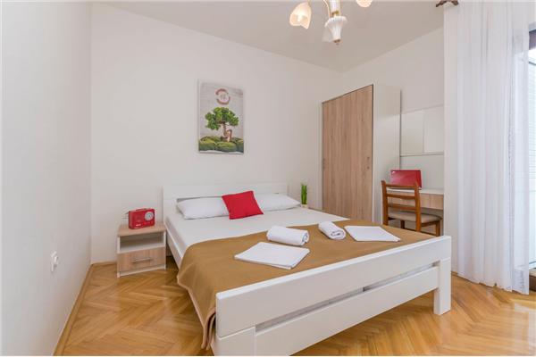 Apartment A8, for 6 persons