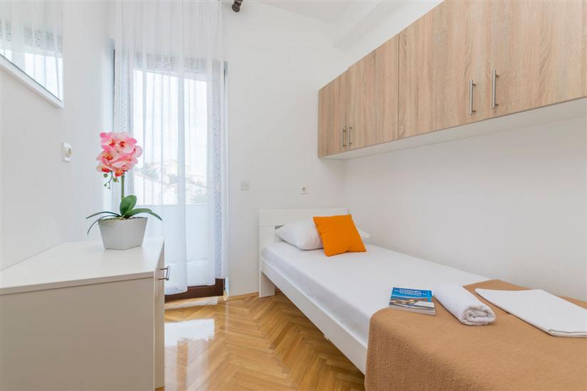 Apartment A8, for 6 persons