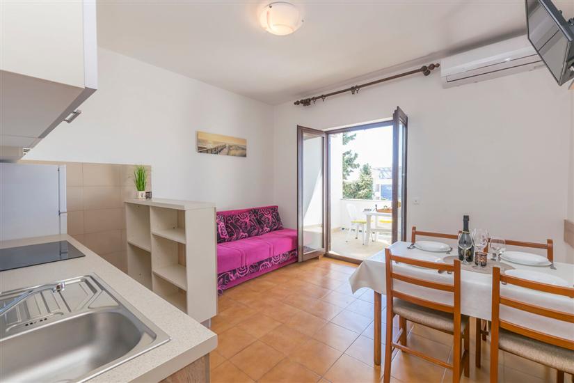 Apartment A8, for 6 persons
