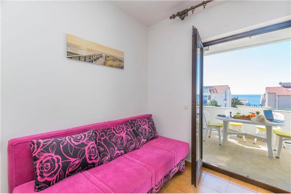 Apartment A8, for 6 persons