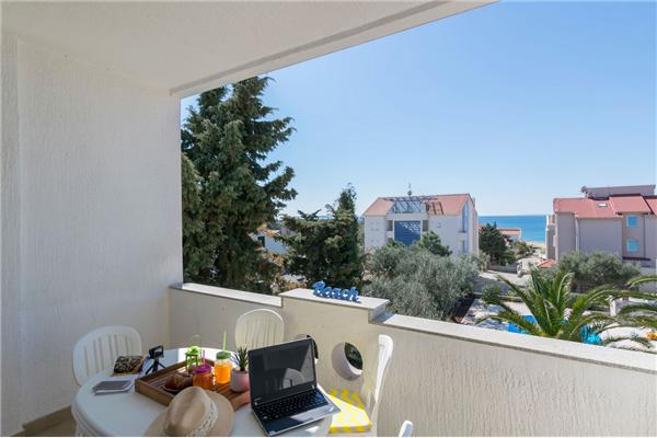 Apartment A8, for 6 persons