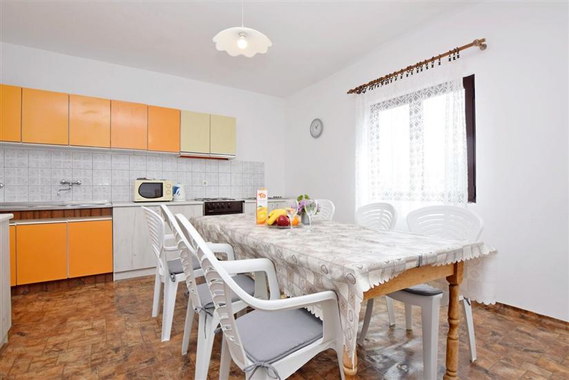 Apartment and Rooms Mila