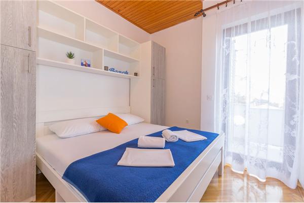 Apartment A9, for 6 persons