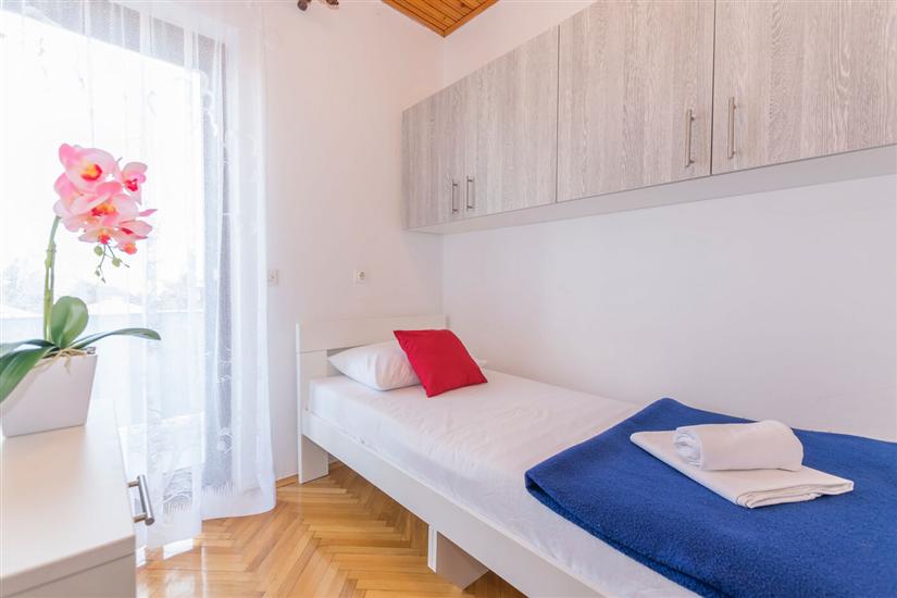 Apartment A9, for 6 persons