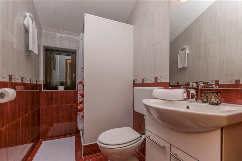 Apartment A9, for 6 persons