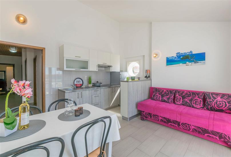 Apartment A9, for 6 persons