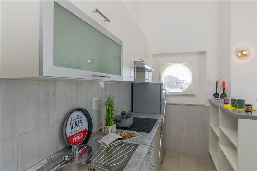 Apartment A9, for 6 persons