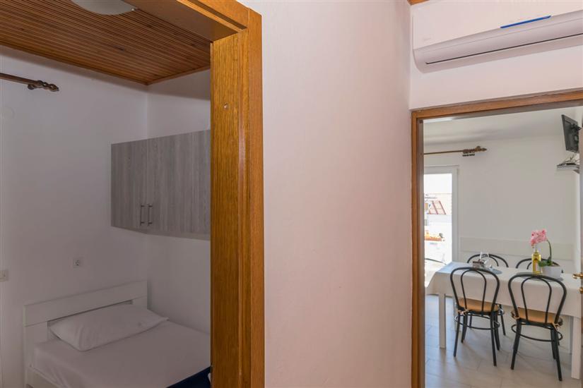 Apartment A9, for 6 persons