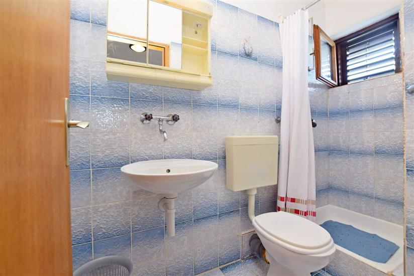 Room S3, for 3 persons