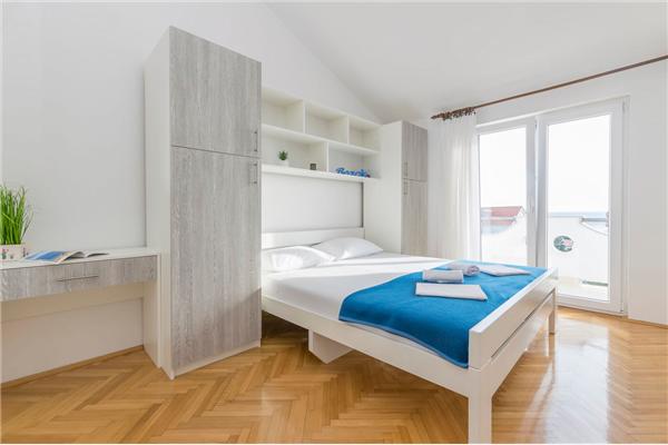 Apartment A10, for 6 persons