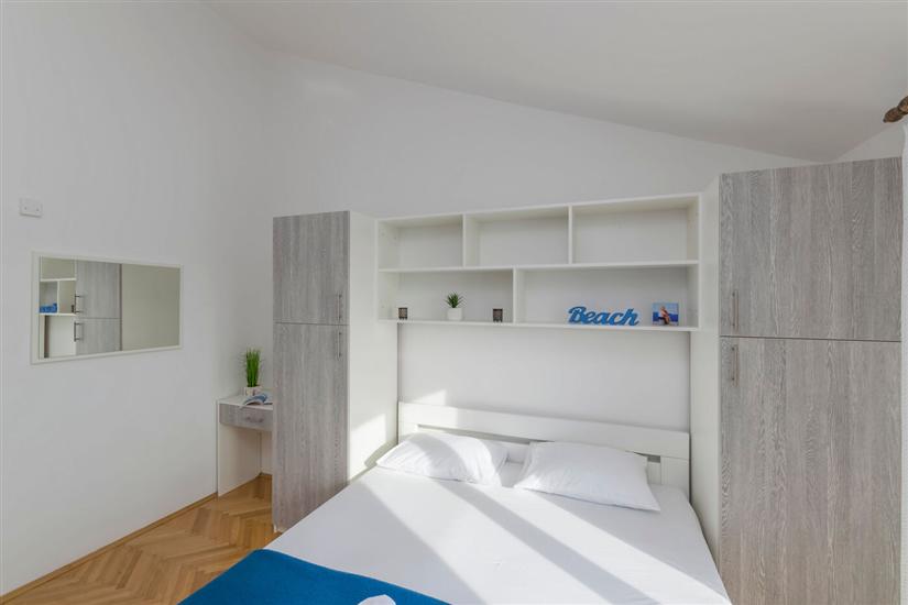 Apartment A10, for 6 persons