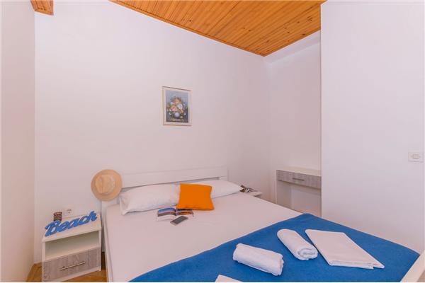 Apartment A10, for 6 persons