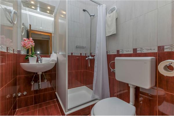 Apartment A10, for 6 persons