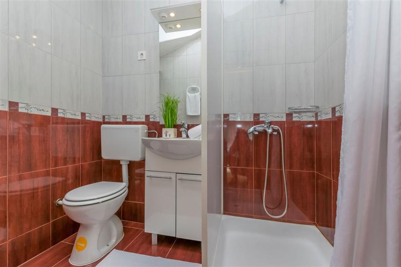 Apartment A10, for 6 persons