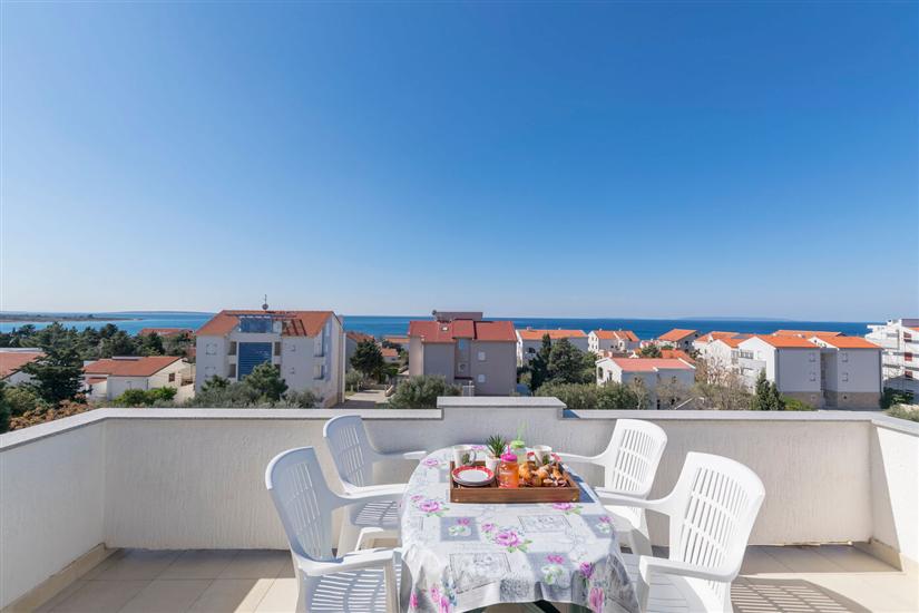 Apartment A10, for 6 persons