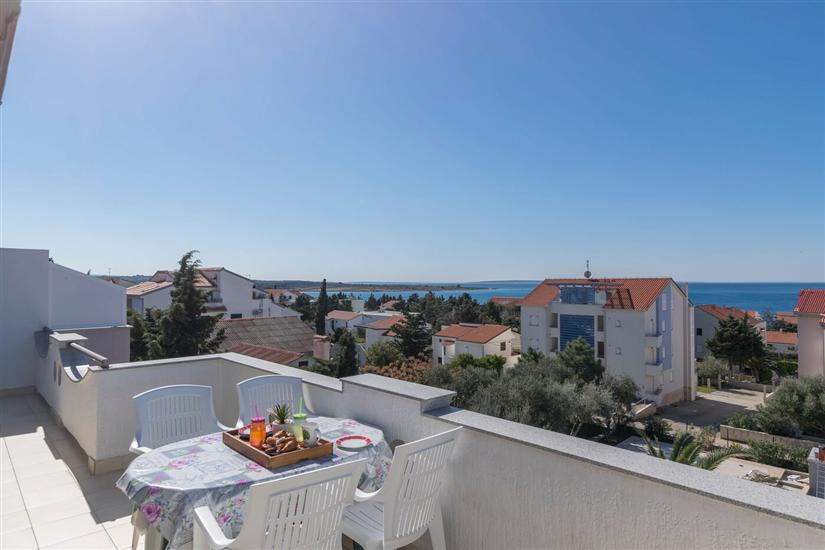 Apartment A10, for 6 persons