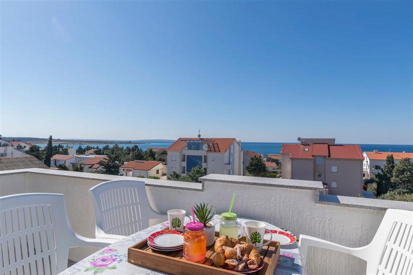 Apartment A10, for 6 persons