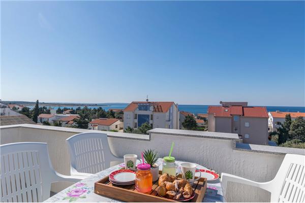 Apartment A10, for 6 persons