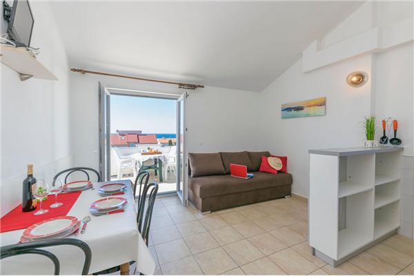 Apartment A10, for 6 persons