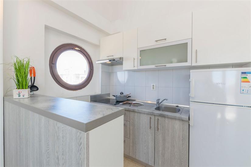 Apartment A10, for 6 persons