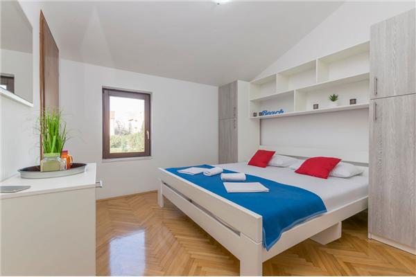 Apartment A11, for 5 persons
