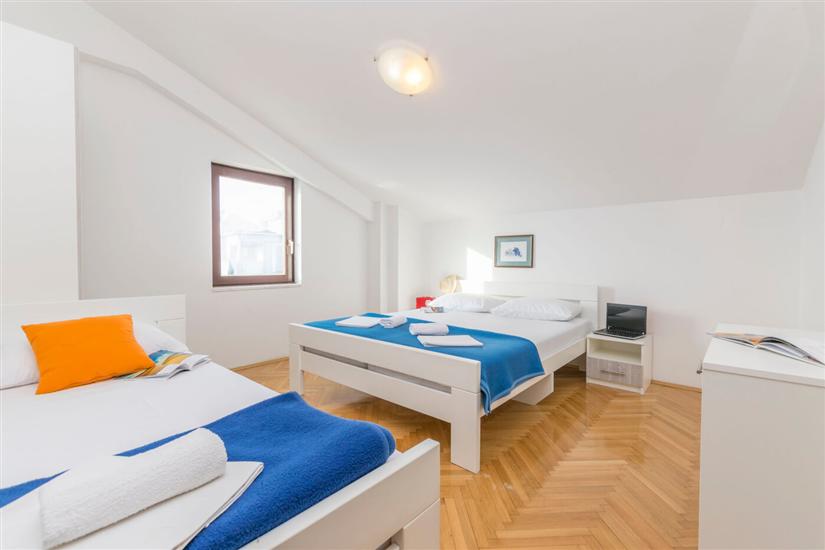 Apartment A11, for 5 persons