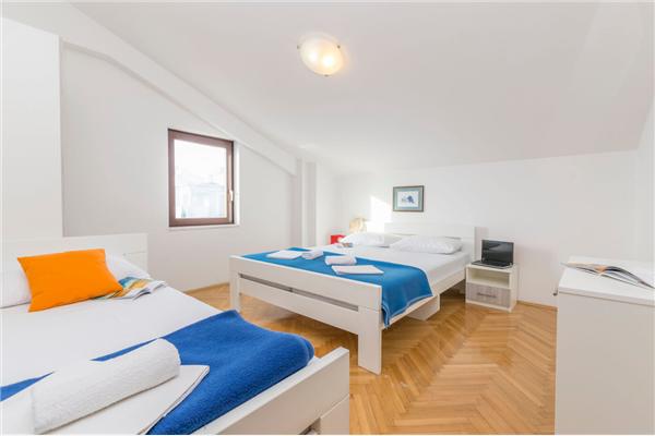 Apartment A11, for 5 persons