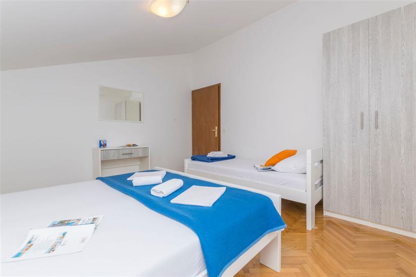 Apartment A11, for 5 persons