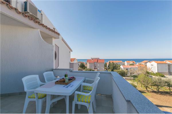 Apartment A11, for 5 persons