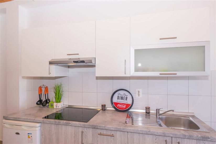 Apartment A11, for 5 persons