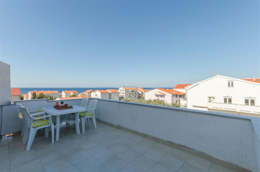 Apartment A11, for 5 persons