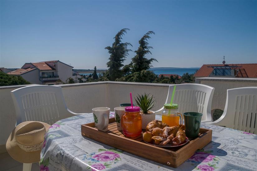 Apartment A9, for 6 persons