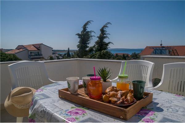 Apartment A9, for 6 persons