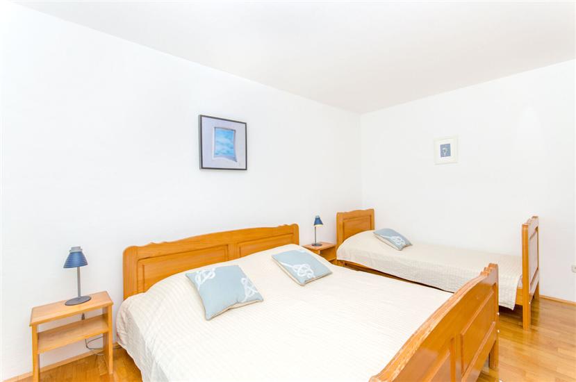 Apartment A2, for 3 persons