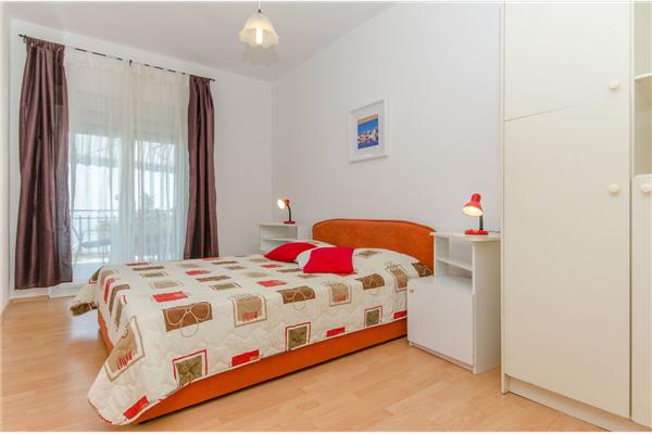 Apartment A1, for 5 persons