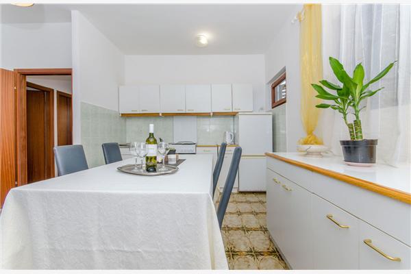 Apartment A1, for 5 persons