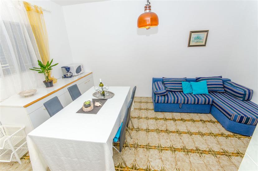 Apartment A1, for 5 persons