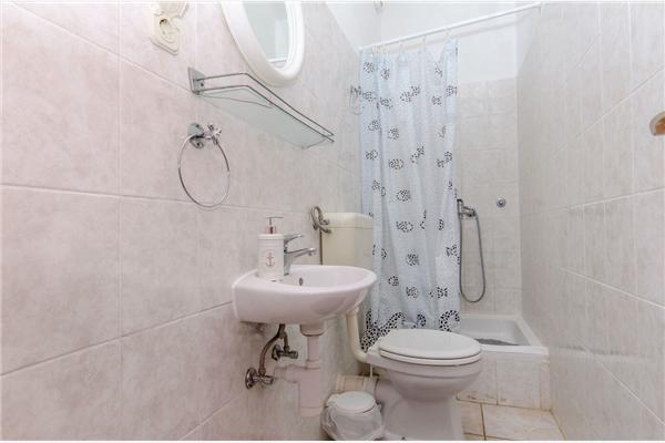 Apartment A1, for 5 persons