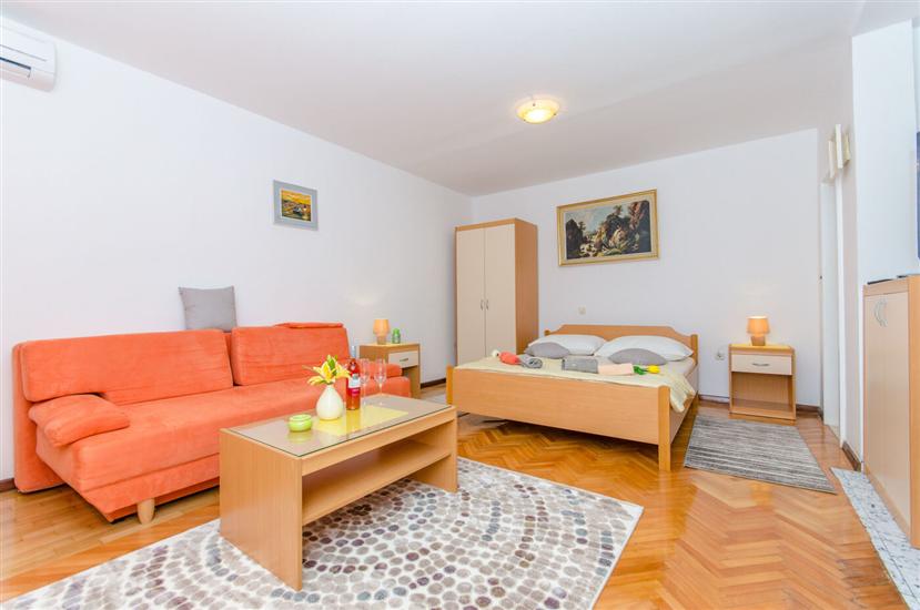 Apartment A1, for 3 persons