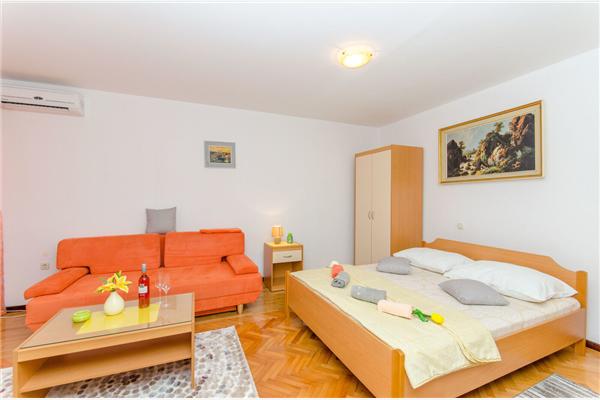 Apartment A1, for 3 persons