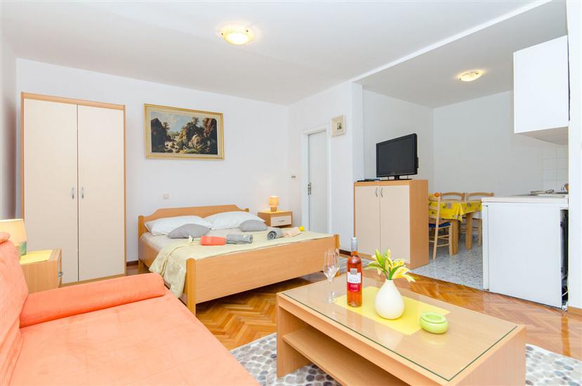 Apartment A1, for 3 persons