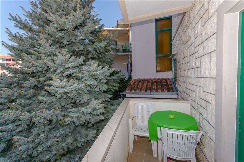 Room S1, for 2 persons