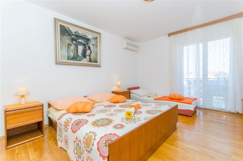 Apartment A2, for 7 persons