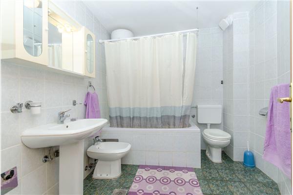 Apartment A2, for 7 persons