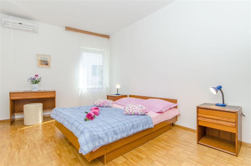 Apartment A2, for 7 persons